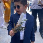 Cyrine Abdel Nour Instagram - من اصعب التصويرات تصوير العائلة يوم الشعنينة يعني الحمد الله طلعلنا صورة للذكرة بعد جهد جهيد مع الاولاد وخاصةً كريستيانو فقعلي قلبي 😤 شوفو الصور بتعرفو شو قصدي !!! المهم #شعنينة_مباركة لكل يللي شعننو اليوم 🕊 Lebanon