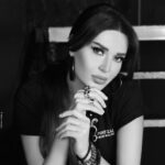 Cyrine Abdel Nour Instagram - ‏انت من جماعة اصرف مافي الجيب يأتيك مافي الغيب ‏او من جماعة خبي قرشك الأبيض ليومك الاسود.؟ #سيرين_عبدالنور #cyrineabdelnour Beirut, Lebanon