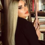 Cyrine Abdel Nour Instagram - من اكتر الشخصيات الصعبة يللي لعبتها واكثر وحدة اشتقتلها وناطرة مناطرة تصوير الجزء الثاني من #دور_العمر وانتو شو اكتر شخصية حبيتوني فيها من الشخصيات يللي قدمتها ؟ #سيرين_عبدالنور #cyrineabdelnour @shahid.vod Beirut, Lebanon