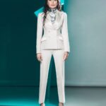 Cyrine Abdel Nour Instagram - خيب ظنهم وكن انت احلم واصل قاتل لا تقف كن انت بأي ثمن لا تدعهم يشكلونك كما يريدون لا تكن صورة لا تليق بك وشخصية لا تمثلك كن انت فقط انت … #سيرين_عبدالنور #اضحى_مبارك #cyrineabdelnour #oldpic Beirut, Lebanon