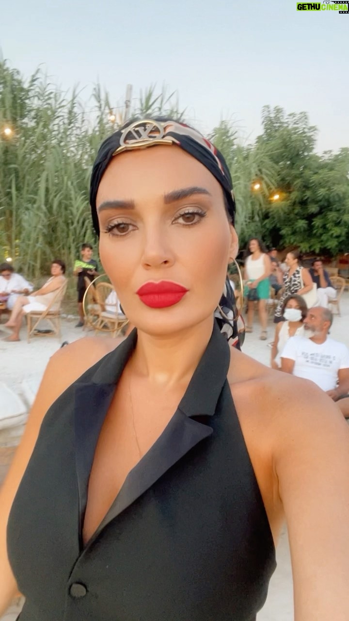 Cyrine Abdel Nour Instagram - ❤️🌅💋 #cyrineabdelnour #sunset #سيرين_عبدالنور