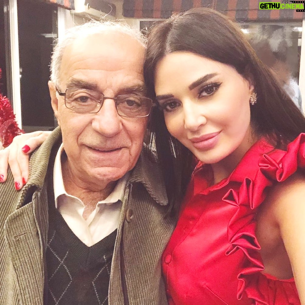 Cyrine Abdel Nour Instagram - ربي أطل في عمر رجل أفتخر دائماً بكونه أبي فهو سيظل حباً يحكيه دعائي دائماً… الله يخليلكم والدكم بصحة وعافية ويرحم كل من رحل وتكون نفسهم بالسماء 💙 🙏 #عيد_الأب #سيرين_عبدالنور Lebanon