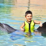 Cyrine Abdel Nour Instagram - كان نهار كتير حلو، تاليا وكريستيانو كتير انبسطو 🐬 شكراً لكل الاشخاص والمدربين يللي خلو هالنهار يكون مميز #دبي #سيرين_عبدالنور @aquaventuredubai @atlantisthepalm #dubai Atlantis, The Palm