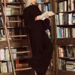 Cyrine Abdel Nour Instagram - من اكتر الشخصيات الصعبة يللي لعبتها واكثر وحدة اشتقتلها وناطرة مناطرة تصوير الجزء الثاني من #دور_العمر وانتو شو اكتر شخصية حبيتوني فيها من الشخصيات يللي قدمتها ؟ #سيرين_عبدالنور #cyrineabdelnour @shahid.vod Beirut, Lebanon