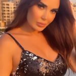 Cyrine Abdel Nour Instagram - Let us dance in the sun ☀️ #hazhaza #cyrineabdelnour #سيرين_عبدالنور #هزهزة 🩷 @dolcefarfalla_leb Lebanon