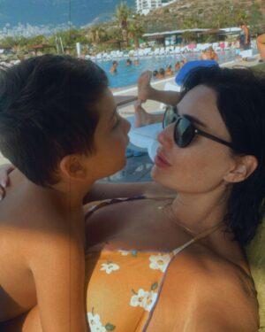 Cyrine Abdel Nour Instagram - Hello #summervibes #myboy #christianorahme #cyrineabdelnour 
#سيرين_عبدالنور