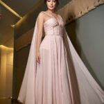 Cyrine Abdel Nour Instagram - 🌸 قلبي بقى فراشة لونها بامبي 🌸 #هزهزة #سيرين_عبدالنور #سيرين_عبد_النور #cyrineabdelnour Lebanon