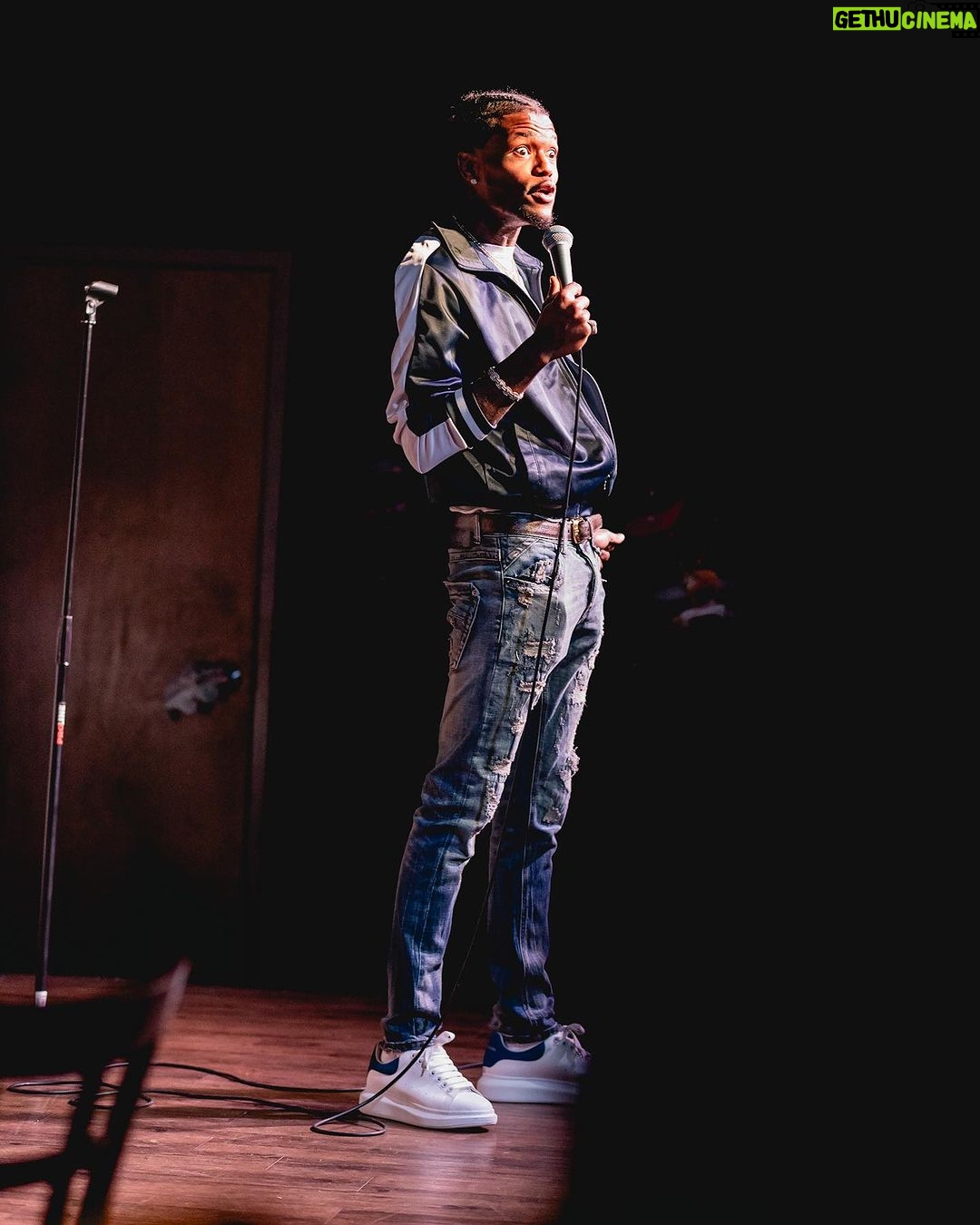 D.C. Young Fly Instagram - Huntsville we haddd a Mafukkinnn blast #5SoldOutShows #ComedyHustle i cant wait to come back and rock wit yal πͺπΎπͺπΎπͺπΎπͺπΎ