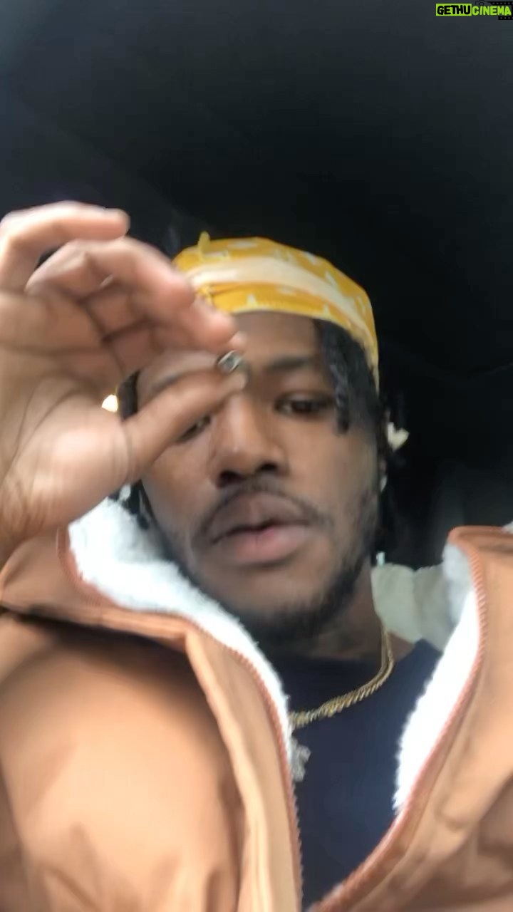 D.C. Young Fly Instagram - Runnnnnnnn wit ya earnings while u gottta chance 🏃🏾♂️ 💨😂😂😂😂😂😂
