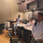 D.C. Young Fly Instagram - Gettin a musical history lesson from @troytaylorttu 📝 @domani cold wit this music shit @seddyhendrinx is in his bag 💪🏾💪🏾 #NoDayzOff #MusicHustle