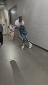 D.C. Young Fly Instagram - Seee here in ATL we are a family ima hawks fan first but the Nba got too many people I rock wit and it’s all love competition and u gotta respect the passion for the game!!! But I was toooo hype wit this @russwest44 jersey no Kap!!!!! Now they be tryna seee who I’m comin out the game wit next 👁 🏀⛹🏽