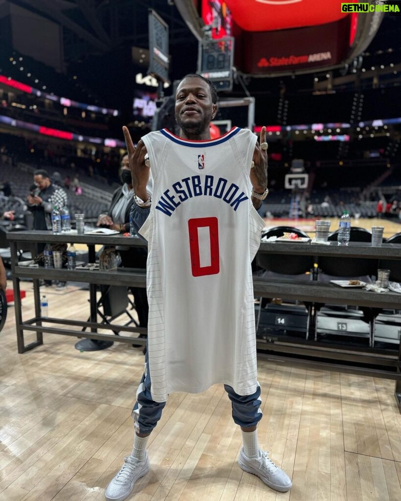 D.C. Young Fly Instagram - My dawg @russwest44 gave me his jersey tonite!!!! Outta alll the jerseys this def my favorite one Brodie 💪🏾💪🏾 hangin dis up fashooo
