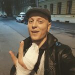 Ник Черников Instagram - Shit happens) еду в больничку ставить пластины в кисть, подробности завтра на караоке стриме) #нуидела #самыйтупойденьвжизни