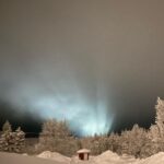 Déborah François Instagram - Derniers baisers glacés depuis l’arctique 🌬️❄️ Et les lumières du nord un soir de nuages… 🌫️