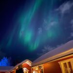 Déborah François Instagram - Northern lights 🌟 Hier j’ai réalisé un rêve, voir des aurores boréales depuis le cercle arctique. Une beauté à couper le souffle, j’en suis restée sans voix. …Et presque convaincue de l’existence des fées. Ps: images sans filtres et prises simplement depuis mon téléphone (en vrai c’est encore mieux mais j’avoue que je tremblais un peu d’émotion ☺️) Rovaniemi - Finlandia