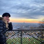 Déborah François Instagram - j’adore quand les copains viennent visiter Paris, ça me permet de taper ma photo de touriste moi aussi pour une fois 😏😙 #montmartre #paris #tourismealamaison #turistaencasa #parisjetaime 💖