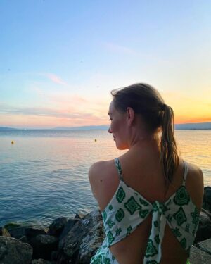 Déborah François Instagram - Jour de lac 🇨🇭💧
#PaulineGrandeurNature