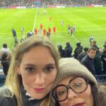 Déborah François Instagram - On s’est amusées comme des petites folles!!! 👯‍♀️⚽️ #parisestmagique #psg Parc Des Princes Stadium