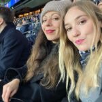 Déborah François Instagram - On s’est amusées comme des petites folles!!! 👯‍♀️⚽️ #parisestmagique #psg Parc Des Princes Stadium