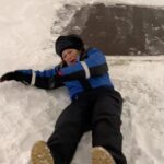 Déborah François Instagram - Best of Glissades 🛝🛷 Ps: aucun enfant n’a été blessé durant ces prises de vue. Pour les adultes, je ne garantis rien.
