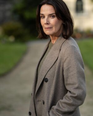 Désirée Nosbusch Instagram - #Irland2023 #cathrinblake #derirlandkrimi 📸 copyright @goodfriendsfilm