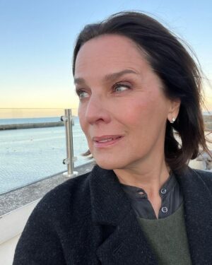 Désirée Nosbusch Instagram - Week 5 ✅
#derirlandkrimi #cathrinblake @ard_degeto @goodfriendsfilm @tailoredfilmsie