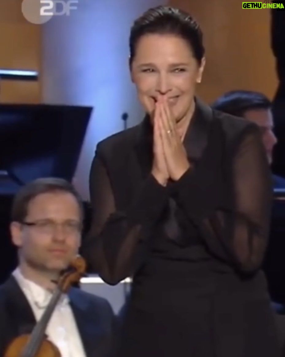 Désirée Nosbusch - 1.5K Likes - Danke an alle Künstler und Künstlerinnen und an das wunderbare Publikum im Konzerthaus Berlin für einen unvergesslichen Abend! #OpusKlassik22 @opusklassik @zdfmediathek @petra_seibold_seibstyle @vesnabiscan_