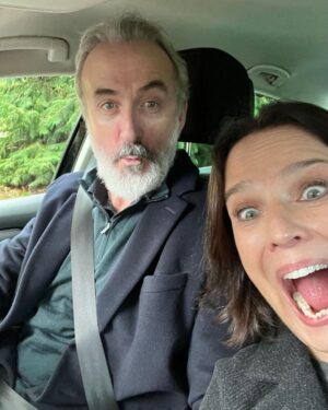 Désirée Nosbusch Instagram - Look who’s back. My partner in crime. Mister Declan Conlon 💕
@ard_degeto @goodfriendsfilm #derIrlandKrimi
