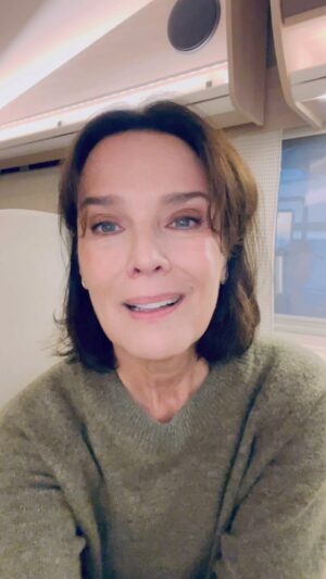 Désirée Nosbusch Instagram - Danke von uns allen! #tagessieg #derirlandkrimi #cathrinblake #ard @ard_degeto @tailoredfilmsie @matyastie @agenturcarolastudlar @lindenfels_pr_official @moritzgroeben @christophpellander @fuchsundfreunde