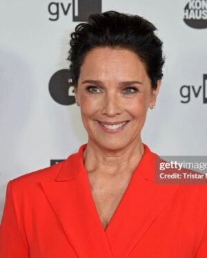 Désirée Nosbusch Instagram - Danke an alle Künstler:innen des OPUS KLASSIK 23 für einen unvergesslichen Abend! Von Herzen DANKE an meine ⭐️ @petra_seibold_seibstyle @bi_hairandmakeup.de und Talbot&Runhof! Ohne Euch - keine Lady in red💃 #soranapuie #mytalbotrunhofmoment #ladyinred @opusklassik @zdfmediathek @sorana_puie @talbotrunhof