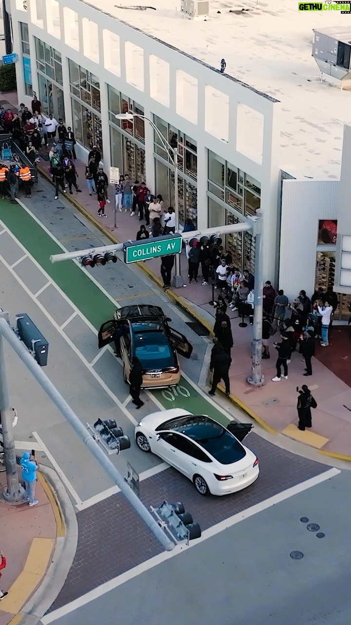 DJ Khaled Instagram - Just keep showing up ! @jayz voice ! @wethebest @gatorade @jumpman23 WE THE BEST SNIPES 7TH AND COLLINS SOUTH BEACH 🏝️ NEW ALBUM IN THE WORKS