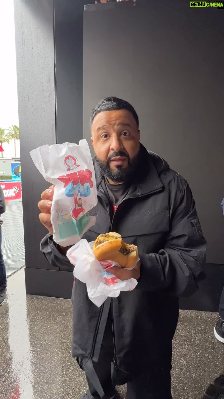 DJ Khaled - 127.9K Likes - Fan LUV you can Go Biggie by getting the Biggie Bag by DJ Khaled, only on Uber Eats Today!! DAYTONA FANLUV Sunday, 2/18, weβre offering a Free Double Stack Biggie Bag with $20 minimum purchase on Uber Eats
#DAYTONA500 @daytona @nascar
GO TO UBER EATS NOW!!!!!!! @wendys