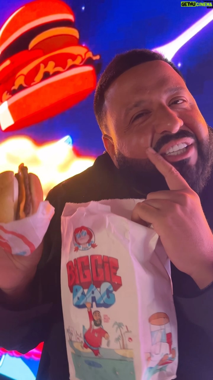 DJ Khaled Instagram - Fan LUV you can Go Biggie by getting the Biggie Bag by DJ Khaled, only on Uber Eats Today!! DAYTONA FANLUV Sunday, 2/18, we’re offering a Free Double Stack Biggie Bag with $20 minimum purchase on Uber Eats #DAYTONA500 @daytona @nascar GO TO UBER EATS NOW!!!!!!! @wendys