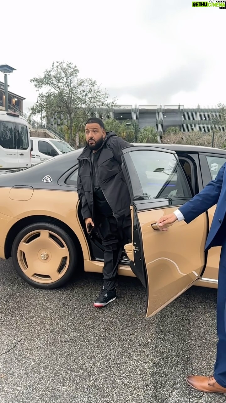 DJ Khaled - 175.5K Likes - My caliber got me thinkinβ on a higher algebra @wethebest
I have 2 DRAKES LOCKED AND LOADED new album in works