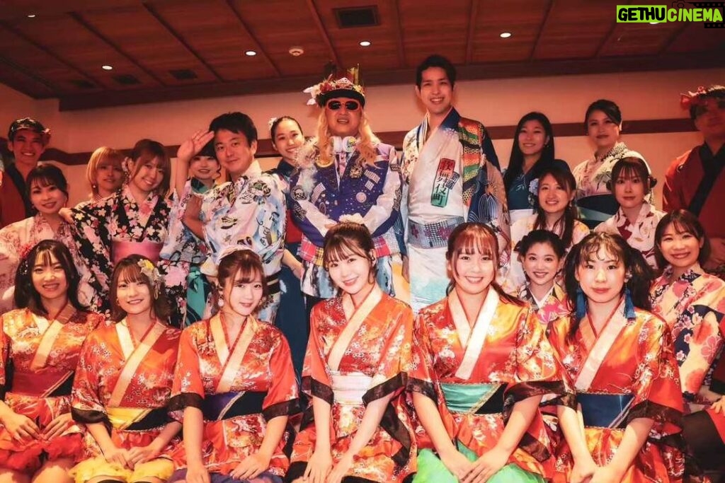 DJ Koo Instagram - 日本盆踊り協会特別芸術顧問 DJ KOOです！！ 今年も全国各地で "BON DANCE" DJで踊る盆踊り 沢山の皆さんと楽しく盛り上がることが出来ました 心から感謝です！！ そんな中、一年を通して盆踊りをはじめ、日本の食と文化を楽しめる「盆踊り居酒屋」が、来年春から東京・新宿の歌舞伎町オープン！！ レセプションに参加させて頂きました！！ 親しみやすい日本文化体験を訪日された方々にも味わってもられたら嬉しみ DO DANCE ！！ #盆踊り #食のHANAMICHI #盆踊り居酒屋 #DJKOO