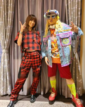 DJ Koo Instagram - 大阪でインナーイベント！！
僕のDJタイムの後にhitomi のライブ！！
芸人さんも沢山出演されて年末爆盛りDO DANCE！！

普段、汗を流してお仕事されてる皆さんに
今宵は踊って笑って汗だくになってもらいました！！

TK SONGS RESPECT NIGHTをはじめ
柏で爆買いロケやhitomiのお陰で楽しいこと沢山ありました！！ありがとう！！

hitomi の Official Fan Club T 良きですね！！

健康第一で！！来年もよろしく！！

 #hitomi 
 #DJKOO