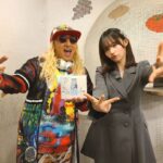 DJ Koo Instagram - #めをとじ の収録で #矢作萌夏 さんと！！ 「SPILT MILK」初回限定版！！サインとメッセージまで付けてくれました！！超感謝！！ 等身大の歌詞とナチュラルな歌声が心に入ってくる そして希望がわいて前向きになれる！！ ライブがあったら絶対行きたい！！ #目を閉じてお聴きください #SPILTMILK #DJKOO