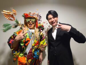 DJ Koo Instagram - 紅白歌合戦バックヤードショット！！
ハマいく 生田絵梨花さん、濱家さん

三山ひろしさんとリョクシャカの穴見さん
待ち時間でも一生懸命話し掛けてくれるwノブコブ吉村さん！！

当日けん玉検定7級取得したタイムマシーン3号関さん、山本浩司さん

芸人さんチーム「KOOさん、まだ年明けてないですよ 」ナイスツッコミ

皆さんと良きご縁に超感謝 DO DANCE！！

 #紅白歌合戦
 #けん玉
 #ハマいく
 #生田絵梨花
 #濱家隆一 
 #三山ひろし
 #穴見真吾
 #吉村崇
 #タイムマシーン3号 
 #山本浩司
 #関太
 #DJKOO