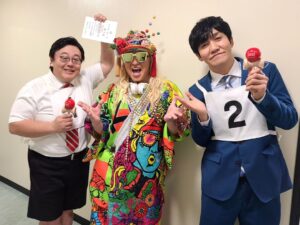 DJ Koo Instagram - 紅白歌合戦バックヤードショット！！
ハマいく 生田絵梨花さん、濱家さん

三山ひろしさんとリョクシャカの穴見さん
待ち時間でも一生懸命話し掛けてくれるwノブコブ吉村さん！！

当日けん玉検定7級取得したタイムマシーン3号関さん、山本浩司さん

芸人さんチーム「KOOさん、まだ年明けてないですよ 」ナイスツッコミ

皆さんと良きご縁に超感謝 DO DANCE！！

 #紅白歌合戦
 #けん玉
 #ハマいく
 #生田絵梨花
 #濱家隆一 
 #三山ひろし
 #穴見真吾
 #吉村崇
 #タイムマシーン3号 
 #山本浩司
 #関太
 #DJKOO
