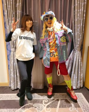 DJ Koo Instagram - 大阪でインナーイベント！！
僕のDJタイムの後にhitomi のライブ！！
芸人さんも沢山出演されて年末爆盛りDO DANCE！！

普段、汗を流してお仕事されてる皆さんに
今宵は踊って笑って汗だくになってもらいました！！

TK SONGS RESPECT NIGHTをはじめ
柏で爆買いロケやhitomiのお陰で楽しいこと沢山ありました！！ありがとう！！

hitomi の Official Fan Club T 良きですね！！

健康第一で！！来年もよろしく！！

 #hitomi 
 #DJKOO