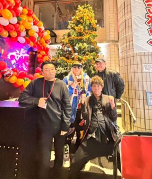 DJ Koo Instagram - 大阪 BAMBI スペシャルクリスマス！！
皆さん楽しんでくれましたか！！

今宵は奥さまと娘も現場にご招待
娘は父親のDJでクラブデビュー！！
感想は「パリピ孔明見てるみたいだった」
お客さんに盛り上がって楽しんでもらう父親の仕事を間近で見てくれたのは嬉しい！！

今年、僕のDJで一番踊ってくれたダンサーのRENAさん SERIKAさんX'MASも映え映えです

そして！！DJ KOOを支えてくれる現場チーム！！

どうやってお客さんを迎え楽しんでもらうか
ひとつひとつの現場をチームで考え挑んでいます！！

健康第一で来年も更に盛り上げていきましょう
THX  A LOT 

 #クリスマス
 #BAMBI
 #DJKOO