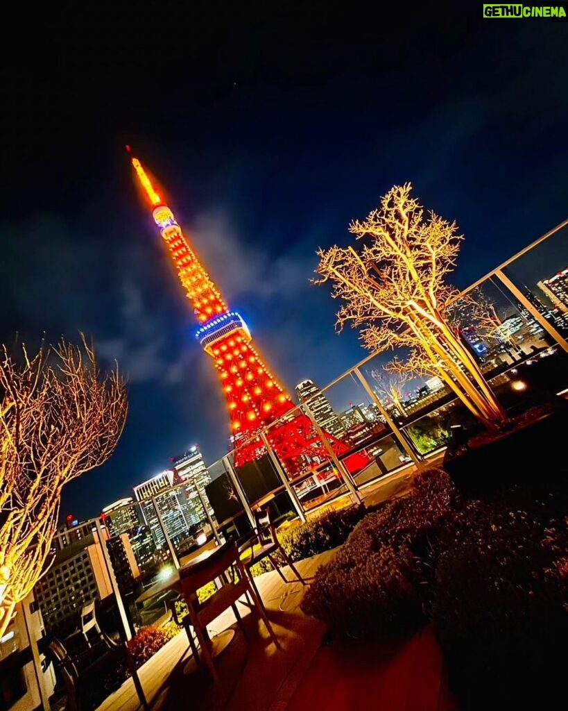 DJ Koo Instagram - 娘と映え映えウォーキング #東京タワー #ライオンキング25th ライトアップ #麻布台ヒルズ #DJKOO