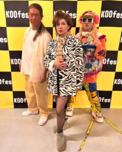 DJ Koo Instagram - DJ KOO Fes に YU-KI & SAM 登場！？ 原口あきまささんとミラクルひかるさん！！ 各出演者のファンの方々を巻き込んでピークの盛り上がり！！ ひとつひとつの動きや仕草、ここまで見て研究してくれてるんだと、お二人のモノマネエンターテイメントに爆笑&敬服 DO DANCEです！！ あ、DJ KOOは本物です！！ ありがとうございます！！ #KOOfes #原口あきまさ #ミラクルひかる #TRF #DJKOO