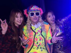 DJ Koo Instagram - SUPER SKYTREE DISCO 
地上350メートルの天望デッキが MAHARAJAになった

世代を超えて、皆が笑顔で盛り上がる！！
僕はこの空間を本当に最高だと思います！！

トップから勢いをつけてくれた DJ Celly 
僕が最も信頼するマハラジャ DJ BOSS 
そして CJD かなへーちゃんもサプライズ (2/29出演)
最強最高のチームワークでした！！

そして何より参加してくれたお客さま皆様に感謝 DO DANCE！！

 #tokyoskytree
 #スカイツリー 
 #DJBOSS
 #celly
 #cjd_kanae
 #DJKOO
