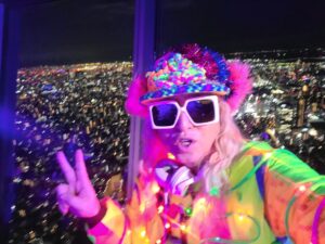 DJ Koo Instagram - SUPER SKYTREE DISCO 
地上350メートルの天望デッキが MAHARAJAになった

世代を超えて、皆が笑顔で盛り上がる！！
僕はこの空間を本当に最高だと思います！！

トップから勢いをつけてくれた DJ Celly 
僕が最も信頼するマハラジャ DJ BOSS 
そして CJD かなへーちゃんもサプライズ (2/29出演)
最強最高のチームワークでした！！

そして何より参加してくれたお客さま皆様に感謝 DO DANCE！！

 #tokyoskytree
 #スカイツリー 
 #DJBOSS
 #celly
 #cjd_kanae
 #DJKOO