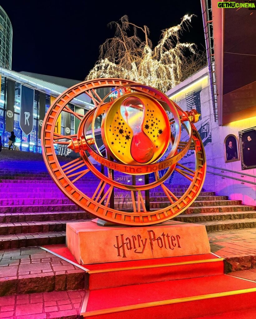 DJ Koo Instagram - 「Harry Potter Cafe」 映え映えDO DANCE！！ 僕が行ったワケではないんですが、、 お友達と行った娘が家族LINEに送って来てくれました 楽しそうで何より！！ 今度は父も連れて行ってねw #ハリーポッター #ハリーポッターカフェ #DJKOO