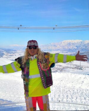 DJ Koo Instagram - 石打丸山スキー場 90sDAY RETRO SNOW STYLE
昨年に引き続き今年も開催！！

リゾートとDJの組み合わせ、コレ絶対楽しいです！！
後輩のゆけむりDJsはホントDJを使って面白いことにどんどんチャレンジしてくれる！！ 

今日一日が良い日であるように
EZ DO DANCE！！

皆さんありがとう！！

 #石打丸山スキー場
 #90s
 #ゆけむりDJs
 #DJKOO