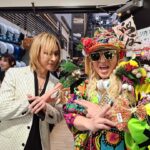 DJ Koo Instagram – #紅白歌合戦 バックヤードショット！！
YOSHIKIさんと！！

「実は僕もけん玉出来るんだよ」って！！
僕のけん玉を渡すと！！なんと！！
皆が注目する中、ろうそく(逆さまに持って一番小さい皿の乗せる技)を一発で成功！！

勿論周りは驚きの大拍手
YOSHIKIさん！！恐るべし！！

今年もよろしくお願いします！！

 #YOSHIKI
 #XJAPAN
 #けん玉
 #DJKOO