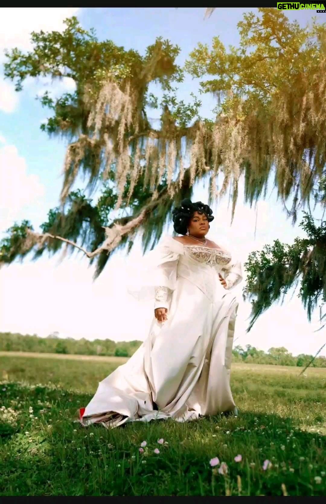 Da'Vine Joy Randolph Instagram - Stop seeking validation or announcing your moves. That's a quick way to kill your dreams. Art is sacred. Stay humble, focused, and execute. They'll get it, when they need to get it-- TRUST! Oak Alley Plantation Louisiana