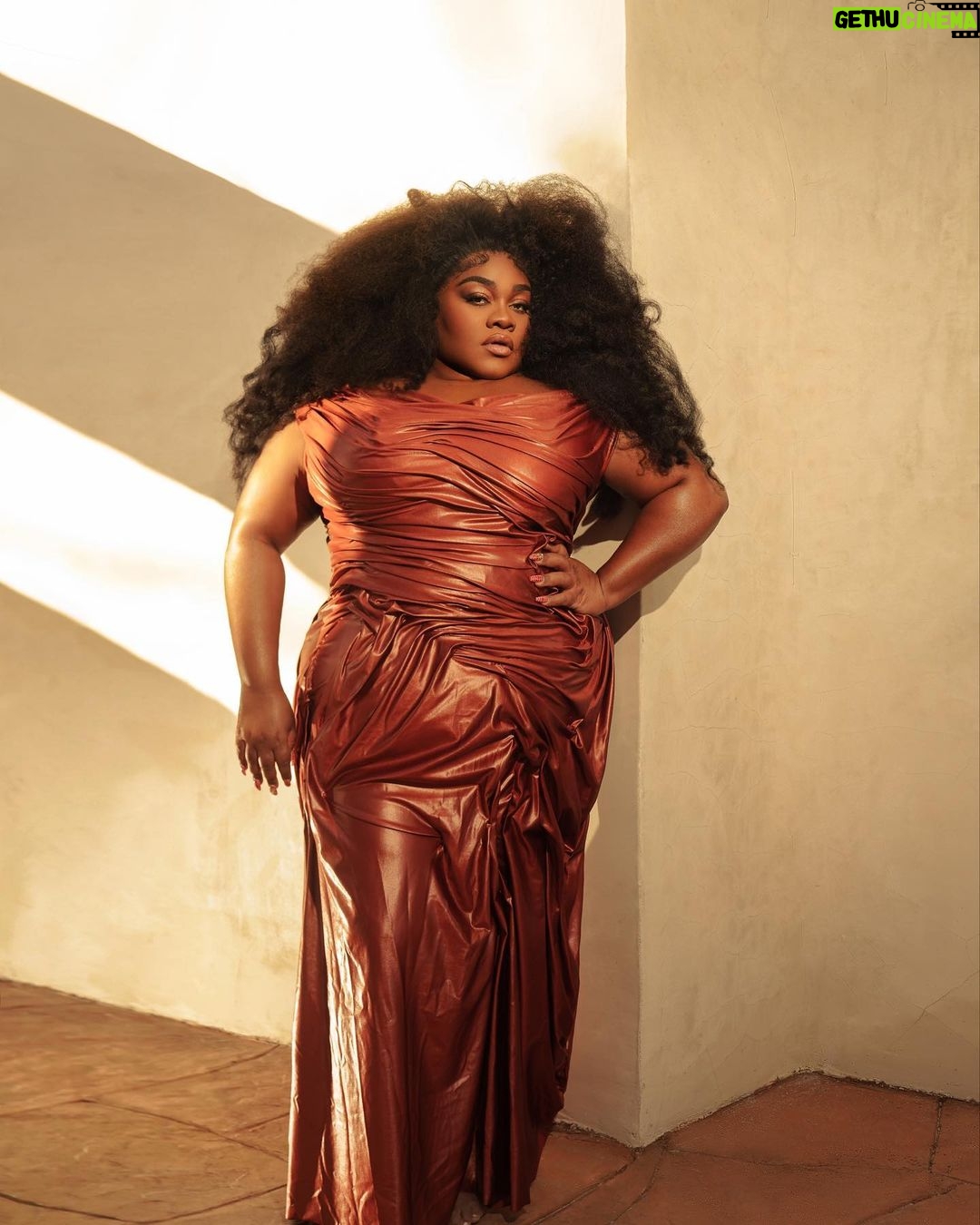 Da'Vine Joy Randolph Instagram - Be sure to get that Vitamin D !